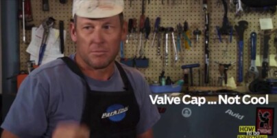 Lær å lappe sykkeldekk med en lite selvhøytidelig Lance Armstrong